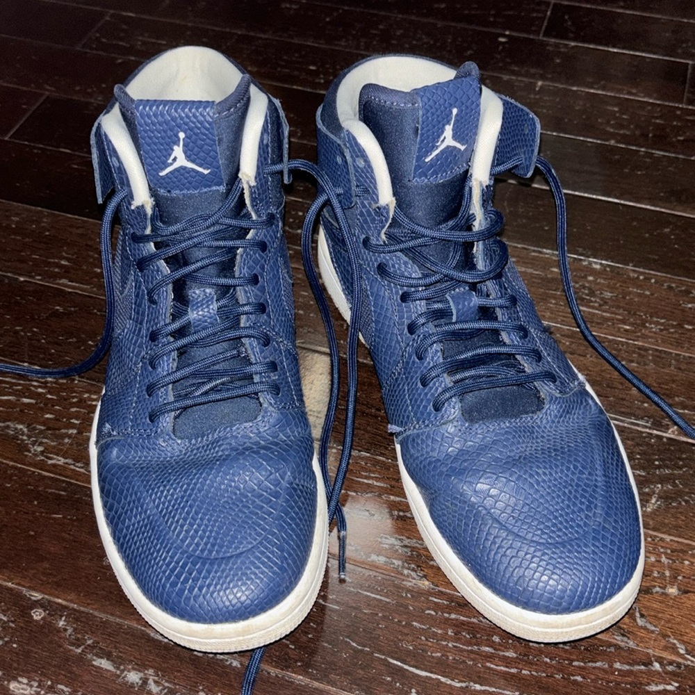 Jordan 1 High Nouveau Navy Snake Croc